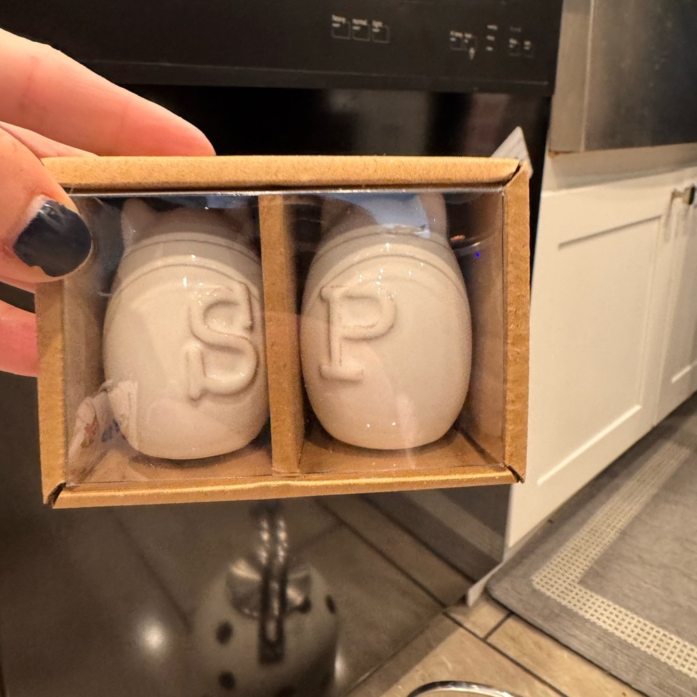 Mud Pie White Ceramic S&P Shakers